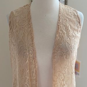 • Lularoe Cream Lace Joy •